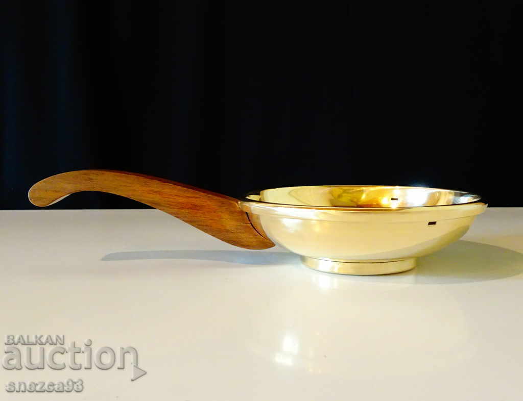 Auction Bronze pan, nut bowl, candlestick Auction Bronze pan, nut bowl, candlestick