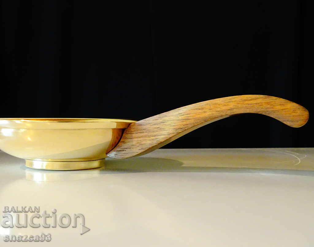 Bronze pan, nut bowl, candlestick - 7 Bronze pan, nut bowl, candlestick - 7