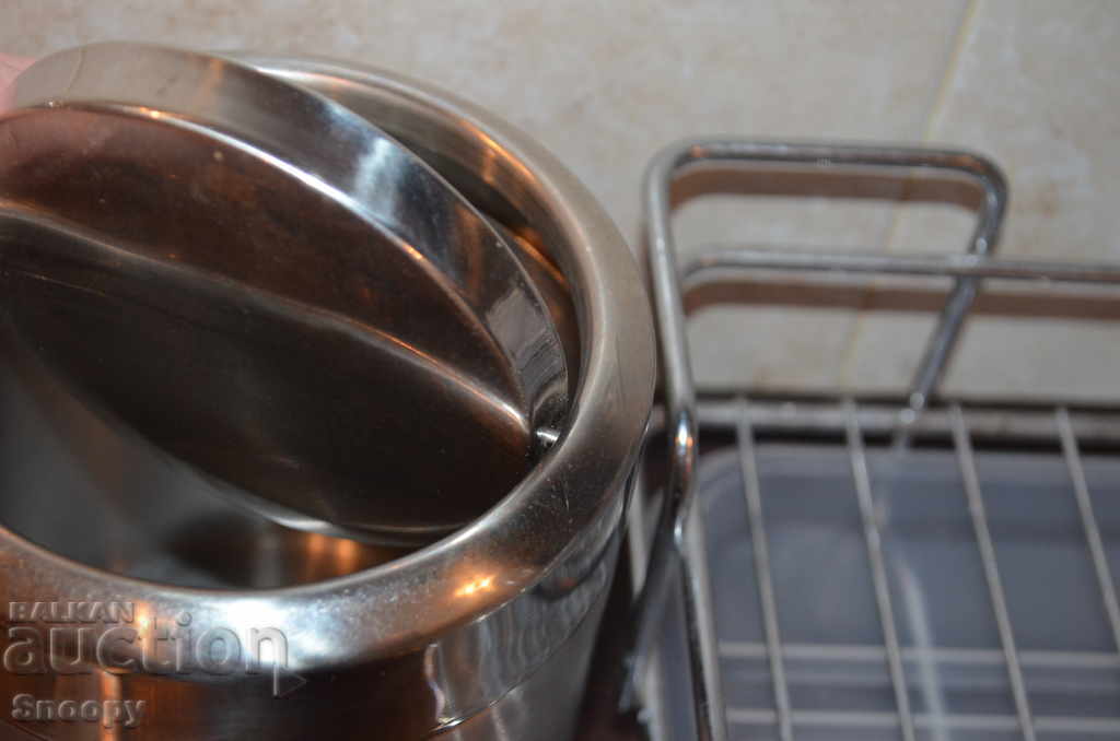 Μεταλλικός κάδος απορριμμάτων με καπάκι με τιμή 9.00 BGN | € 4.60 Μεταλλικός κάδος απορριμμάτων με καπάκι με τιμή 9.00 BGN | € 4.60