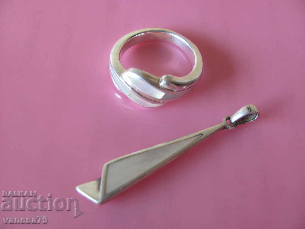 Сребърен пръстен и висулка със седеф комплект