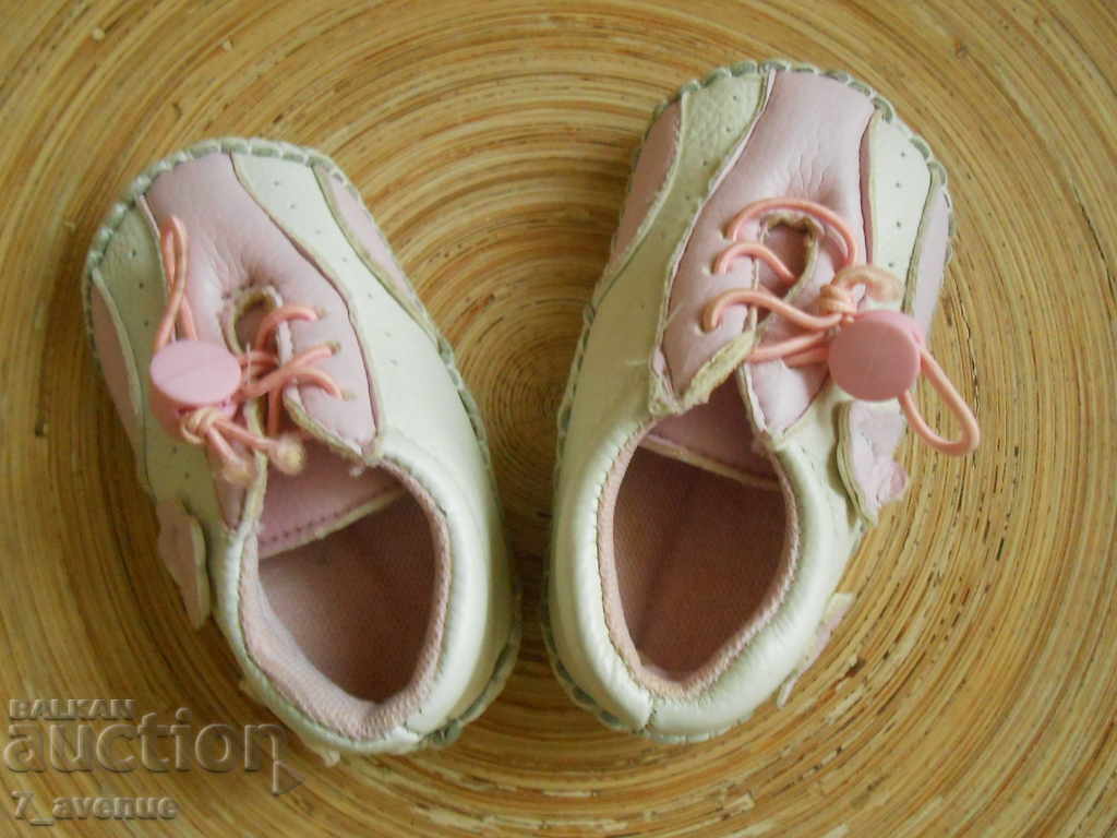 Auction Children's slippers, shoes, slippers from est. leather, beautiful Auction Children's slippers, shoes, slippers from est. leather, beautiful