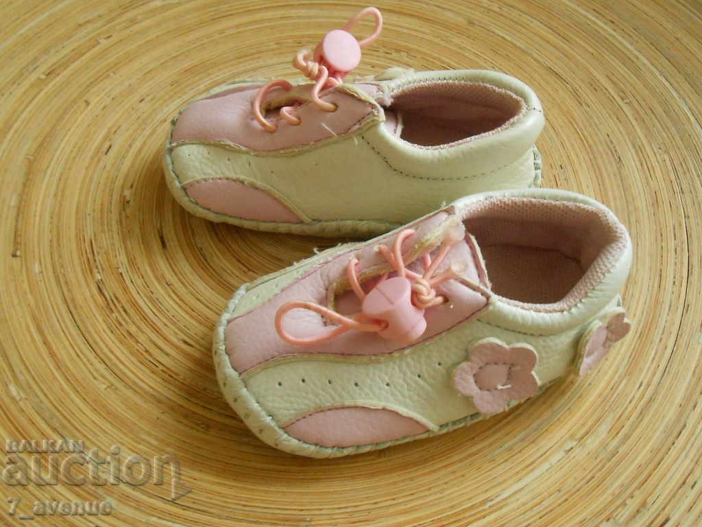 Delivery of Children's slippers, shoes, slippers from est. leather, beautiful Delivery of Children's slippers, shoes, slippers from est. leather, beautiful