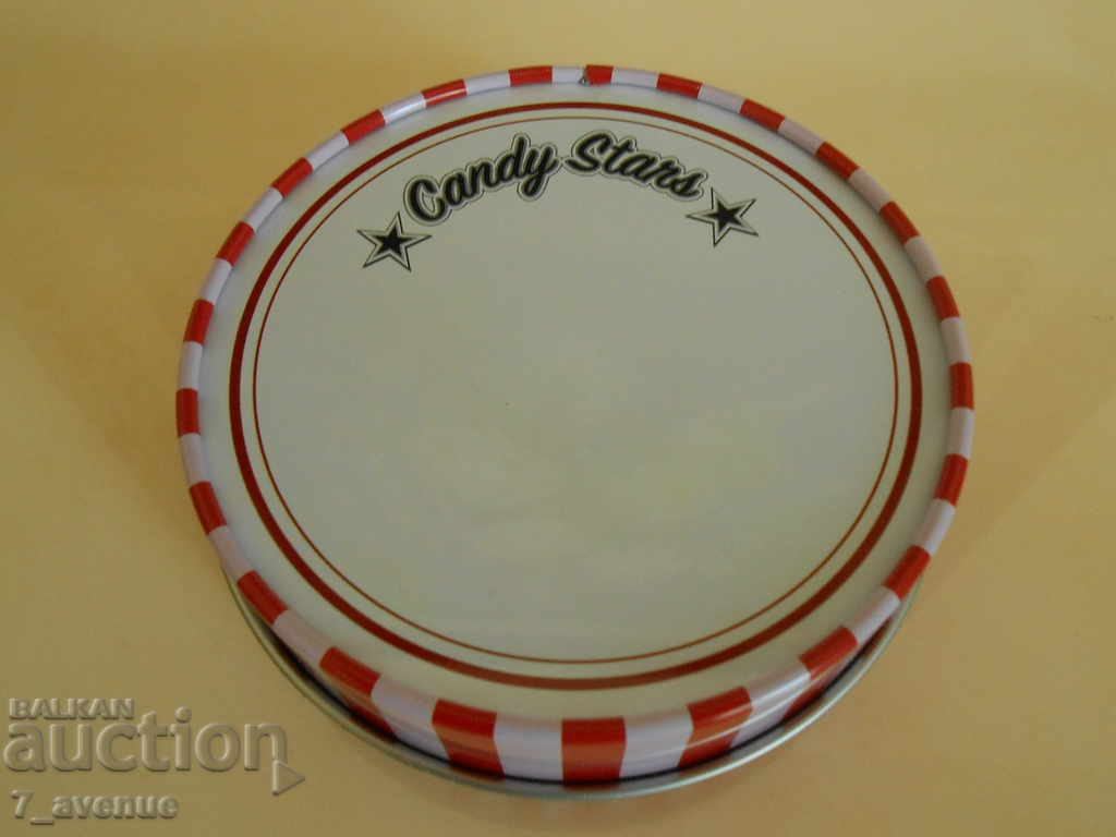 Delivery of Interesting collector's box, WOMAN in a bathing suit Delivery of Interesting collector's box, WOMAN in a bathing suit