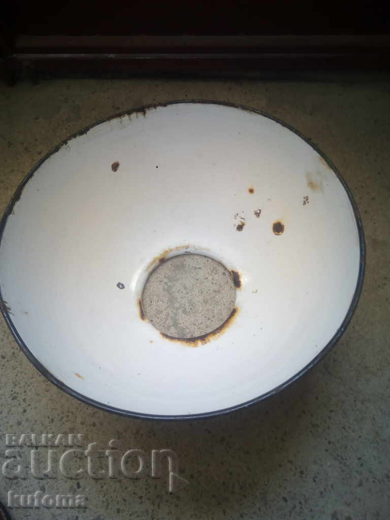 An old enamel lamp body - 5 An old enamel lamp body - 5