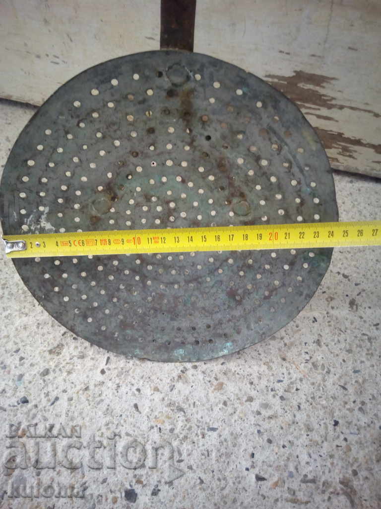 Auction Old copper colander, strainer Auction Old copper colander, strainer