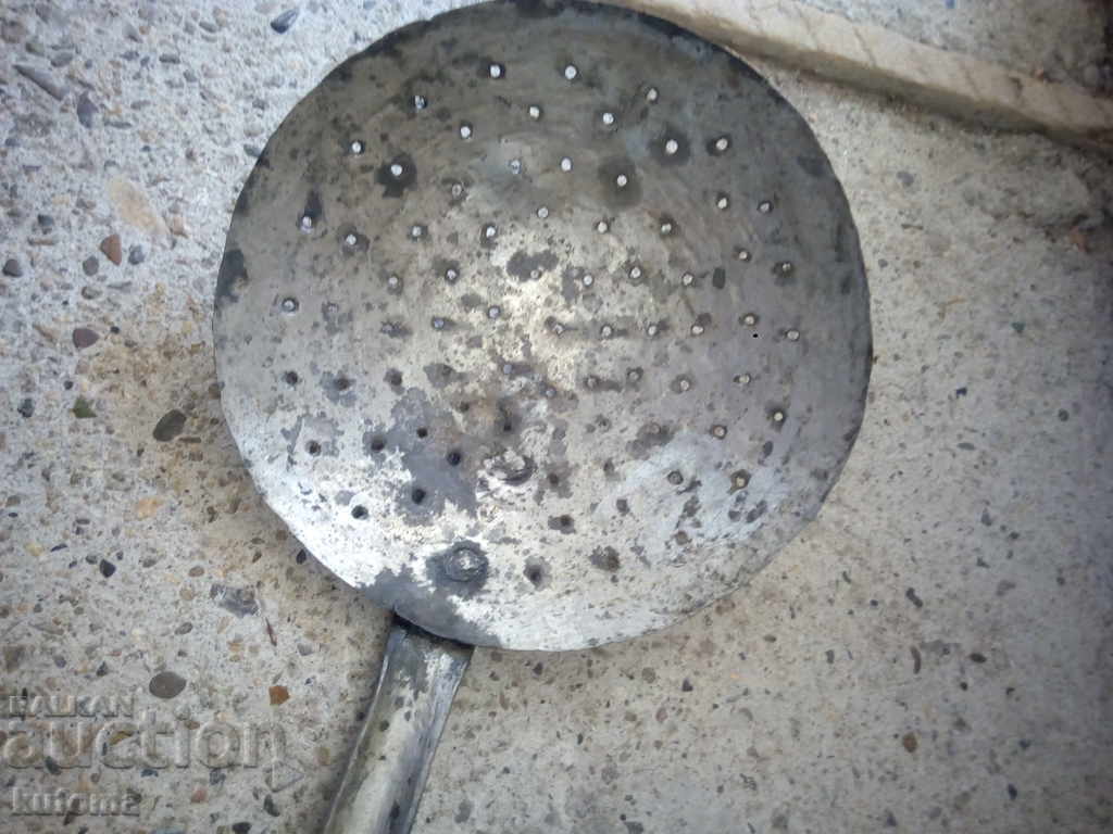 Auction Old copper colander, strainer Auction Old copper colander, strainer