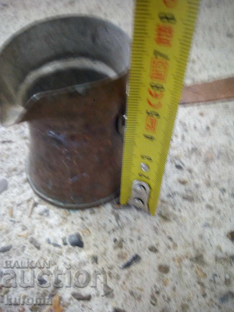 An old little copper pot with price 9.99 BGN | € 5.11 An old little copper pot with price 9.99 BGN | € 5.11