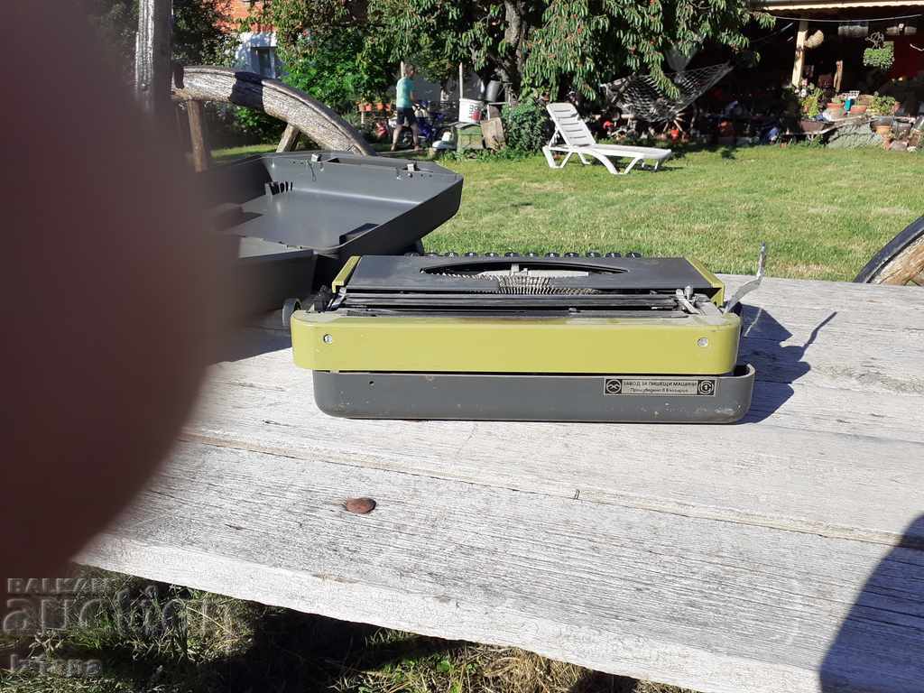 Παλιά γραφομηχανή Χέβρος 1300 - 5 Παλιά γραφομηχανή Χέβρος 1300 - 5