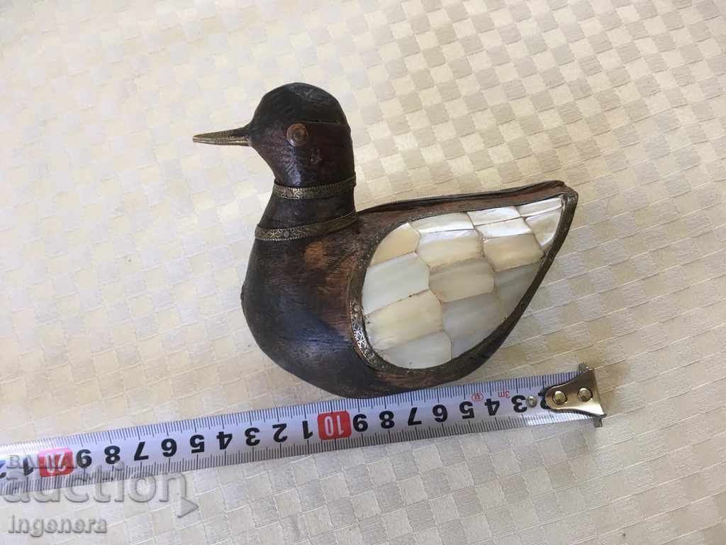 FIGURA DUCK PE PERLA DE LEMNE cu preț 55.00 BGN | € 28.12