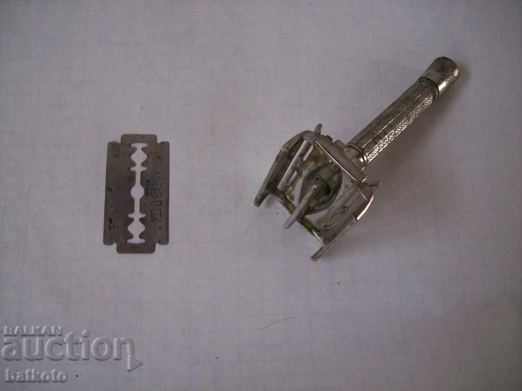 Ένα παλιό ξυράφι socie με λεπίδα RUBIE με τιμή 5.00 BGN | € 2.56 Ένα παλιό ξυράφι socie με λεπίδα RUBIE με τιμή 5.00 BGN | € 2.56