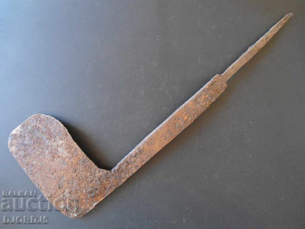 Delivery of Old hoof trimming tool Delivery of Old hoof trimming tool