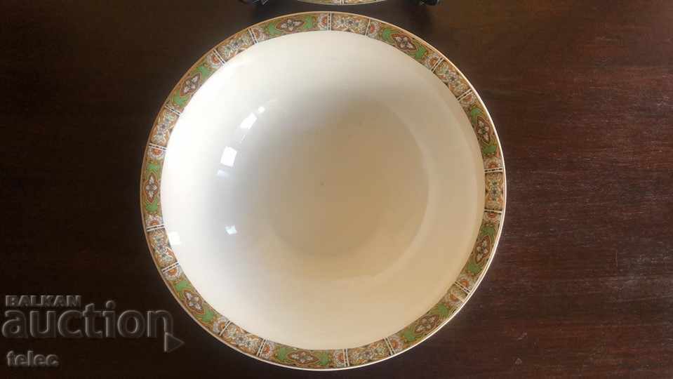 Două farfurii de porțelan din anii '20 ai secolului XX cu preț € 5.00 | 9.78 BGN