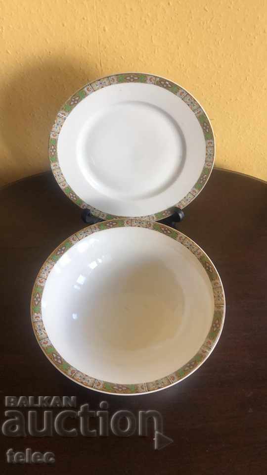 Two plates of porcelain from the 1920s