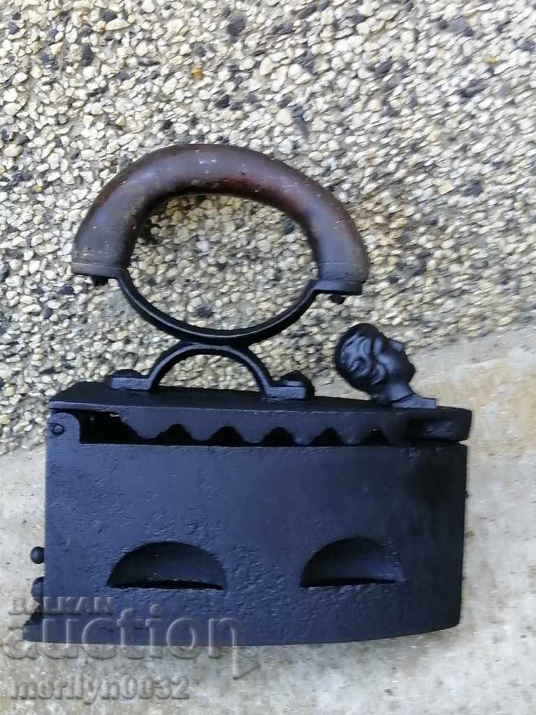 Παλιά σιδήρου στην πυρκαγιά με τιμή 79.00 BGN | € 40.39