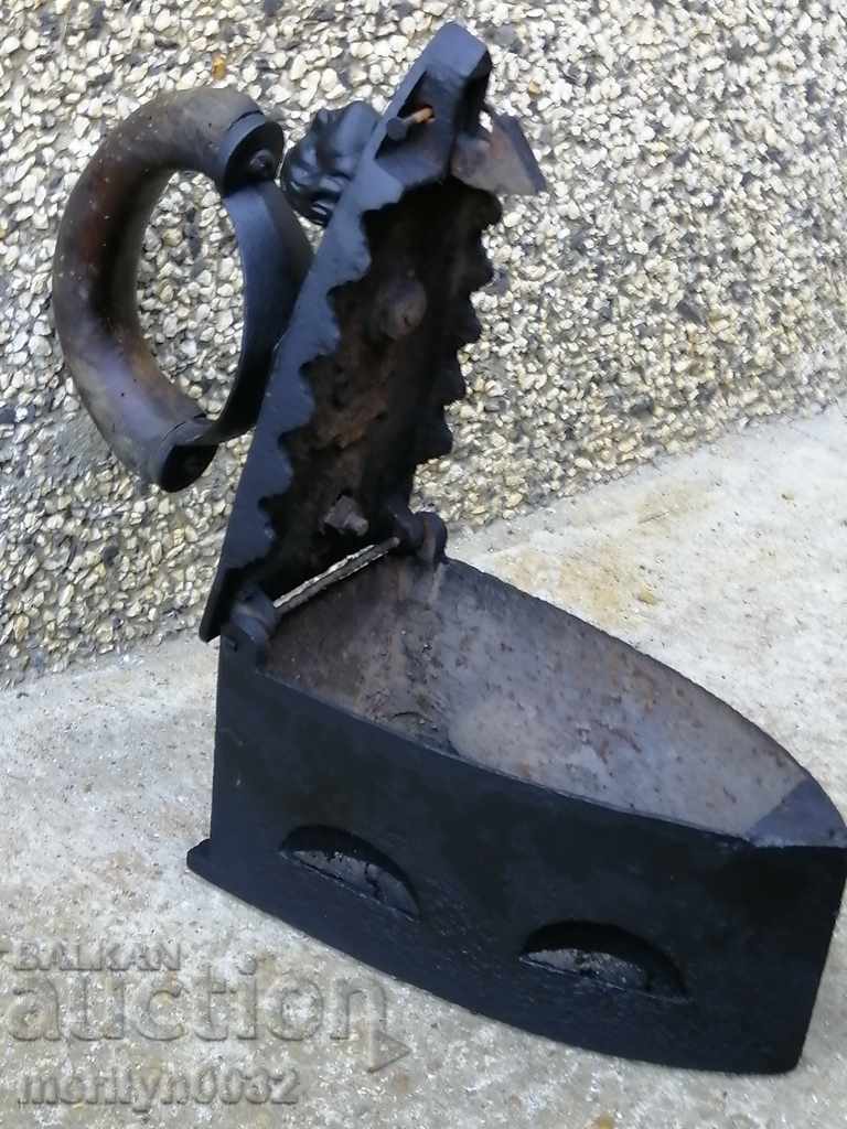 Παράδοση Παλιά σιδήρου στην πυρκαγιά