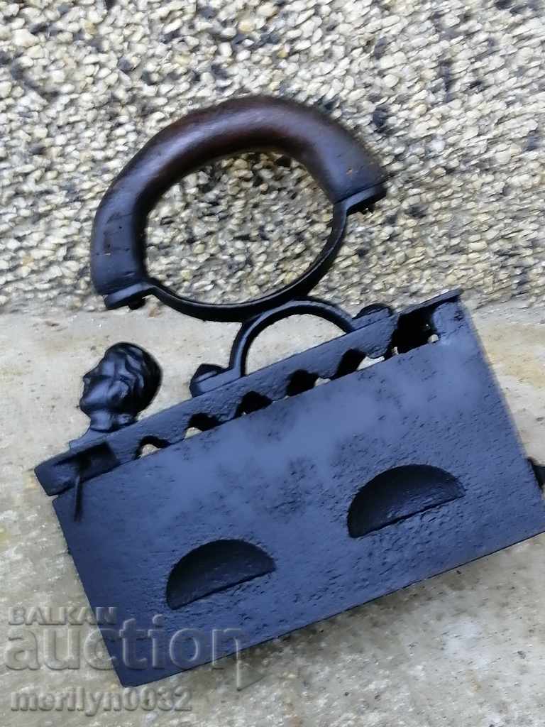 Παλιά σιδήρου στην πυρκαγιά - 7