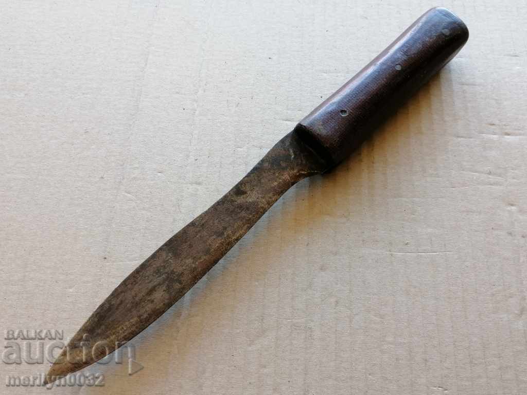 An old knife without a cane with price 32.00 BGN | € 16.36 An old knife without a cane with price 32.00 BGN | € 16.36