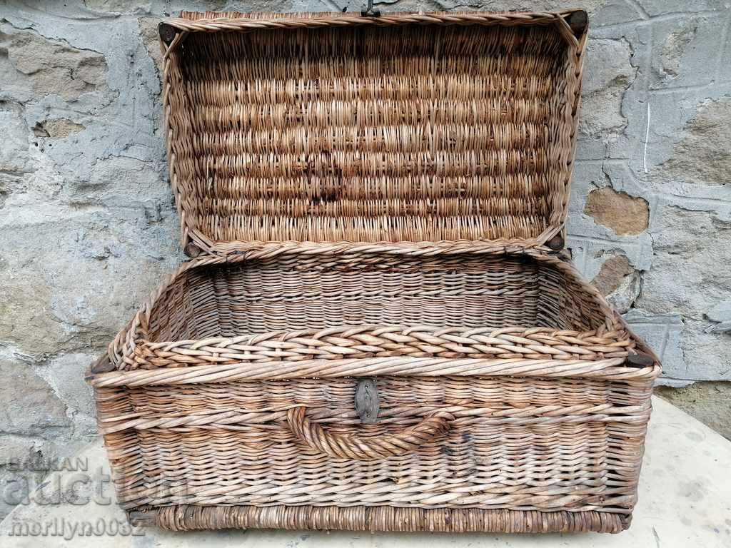 Wicker trunk, wicker basket, panner box basket with price 99.00 BGN | € 50.62 Wicker trunk, wicker basket, panner box basket with price 99.00 BGN | € 50.62