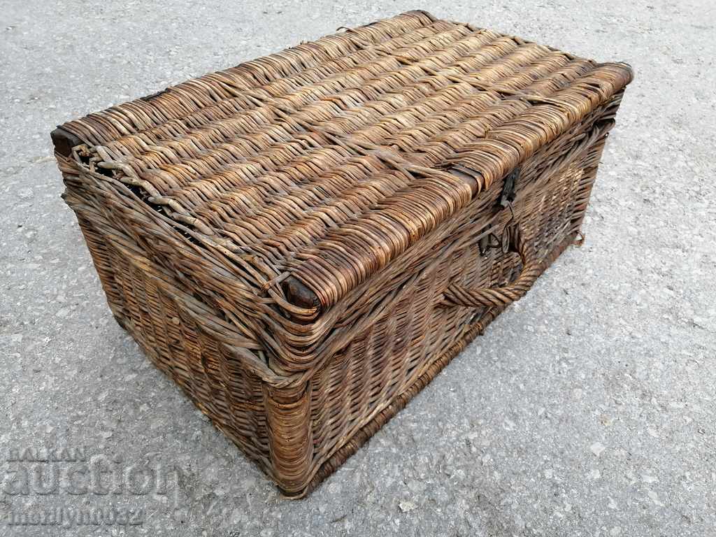 Ψάθινο μπαούλο, ψάθινο καλάθι, καλάθι από panner box με τιμή 99.00 BGN | € 50.62 Ψάθινο μπαούλο, ψάθινο καλάθι, καλάθι από panner box με τιμή 99.00 BGN | € 50.62