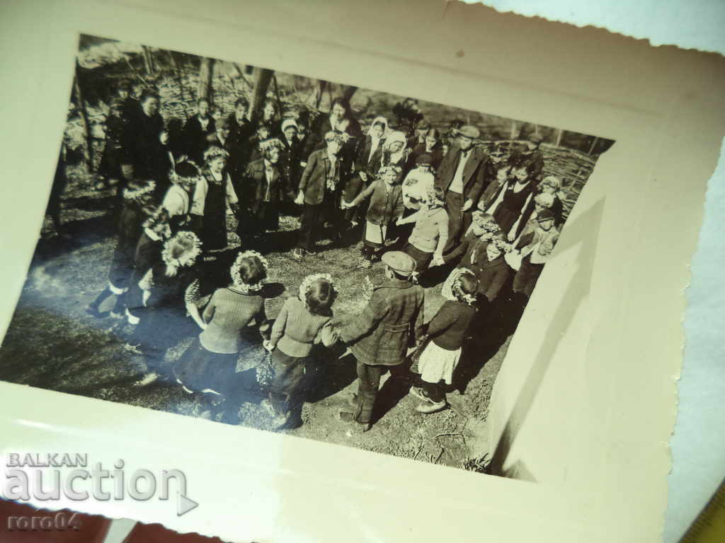 Auction CHILDREN'S DANCE - OLD PHOTO BEFORE 1944 Auction CHILDREN'S DANCE - OLD PHOTO BEFORE 1944