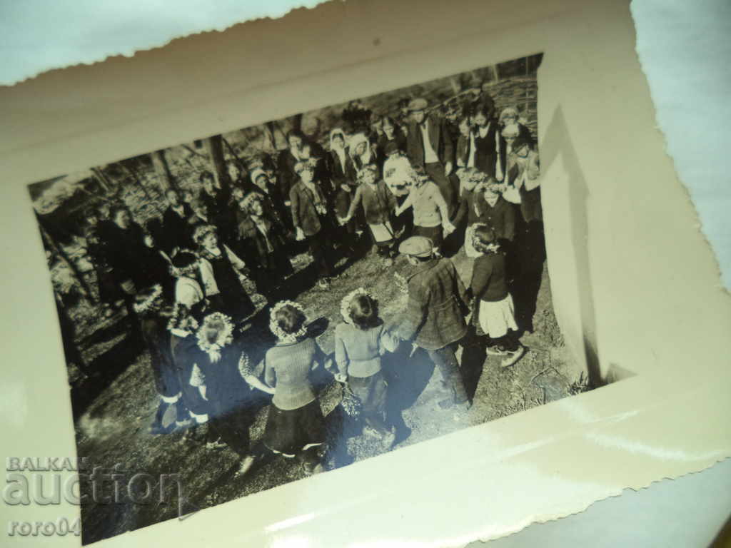 Delivery of CHILDREN'S DANCE - OLD PHOTO BEFORE 1944 Delivery of CHILDREN'S DANCE - OLD PHOTO BEFORE 1944