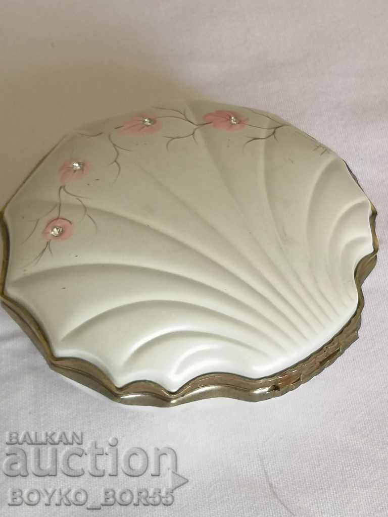 Antique Bronze Jewelry Box with price 25.00 BGN | € 12.78 Antique Bronze Jewelry Box with price 25.00 BGN | € 12.78