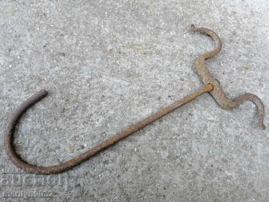 Auction Forged buttock, hook, wrought iron Auction Forged buttock, hook, wrought iron