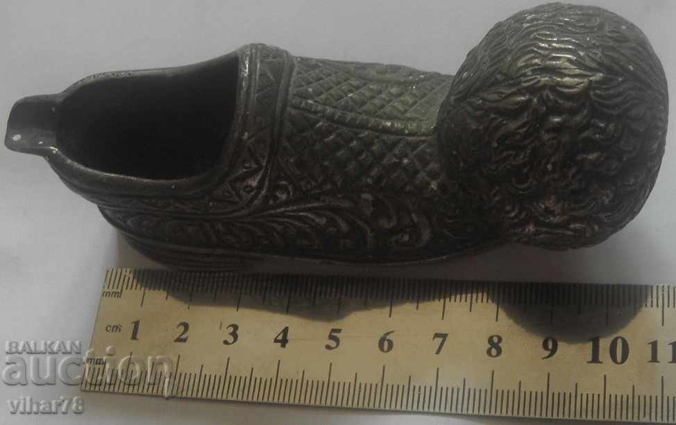 Livrarea ASHTRAY FOARTE INTERESANT