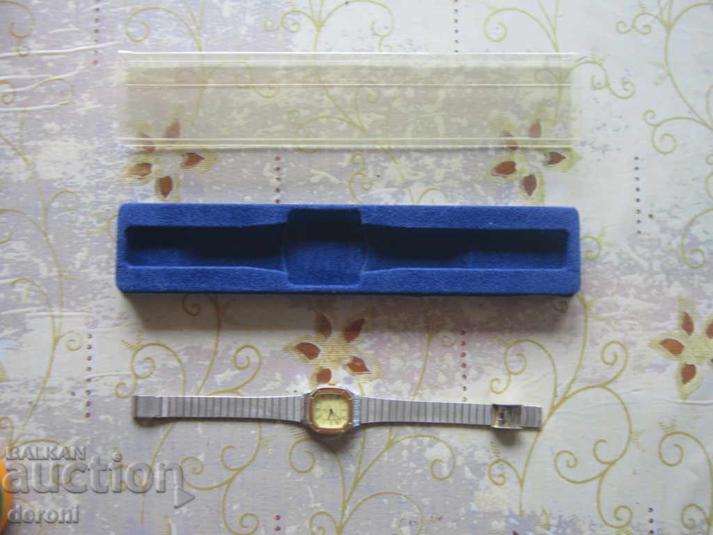 Ladies Quartz watch Royal with price 10.00 BGN | € 5.11 Ladies Quartz watch Royal with price 10.00 BGN | € 5.11