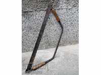 Стар инструмент трион за дърво бичкия пелка