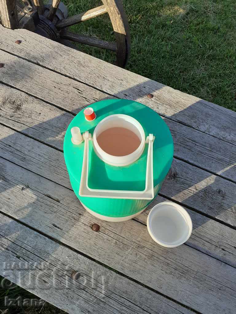 Delivery of An old thermos Delivery of An old thermos