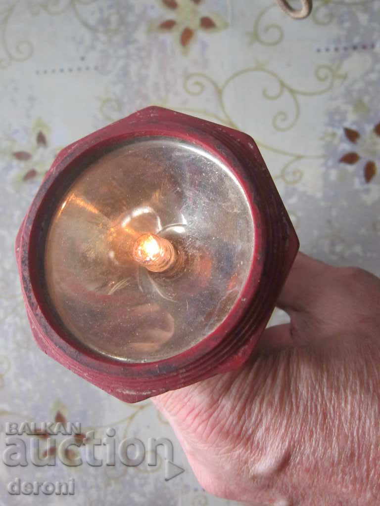 German army lantern flashlight Varta with price 10.00 BGN | € 5.11 German army lantern flashlight Varta with price 10.00 BGN | € 5.11