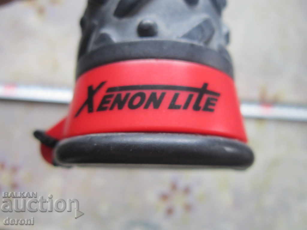 Auction Army police flashlight Xenon flashlight Auction Army police flashlight Xenon flashlight