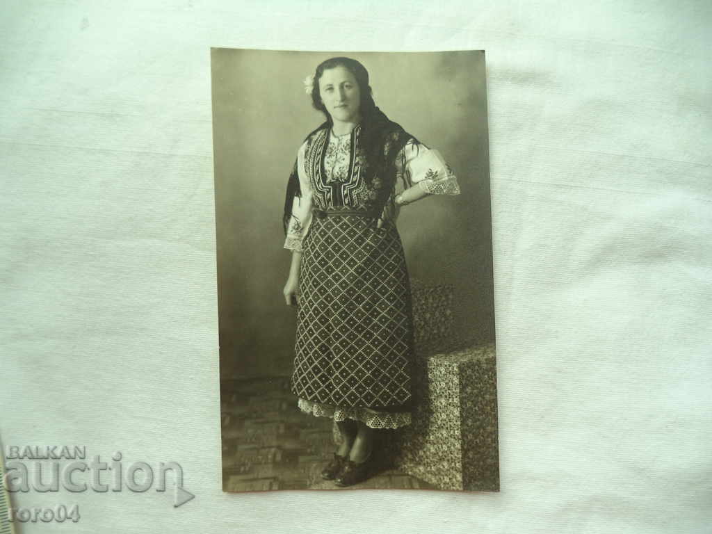COSTUMUL VELINGRAD - VILAGE LADZHENE