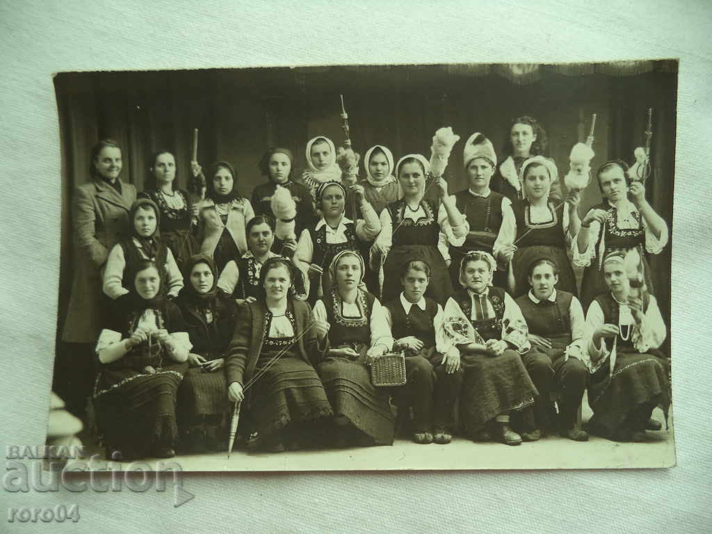 SAMOKOVSKI CARRIERS - HURKI - SPINDLES with price 40.50 BGN | € 20.71 SAMOKOVSKI CARRIERS - HURKI - SPINDLES with price 40.50 BGN | € 20.71