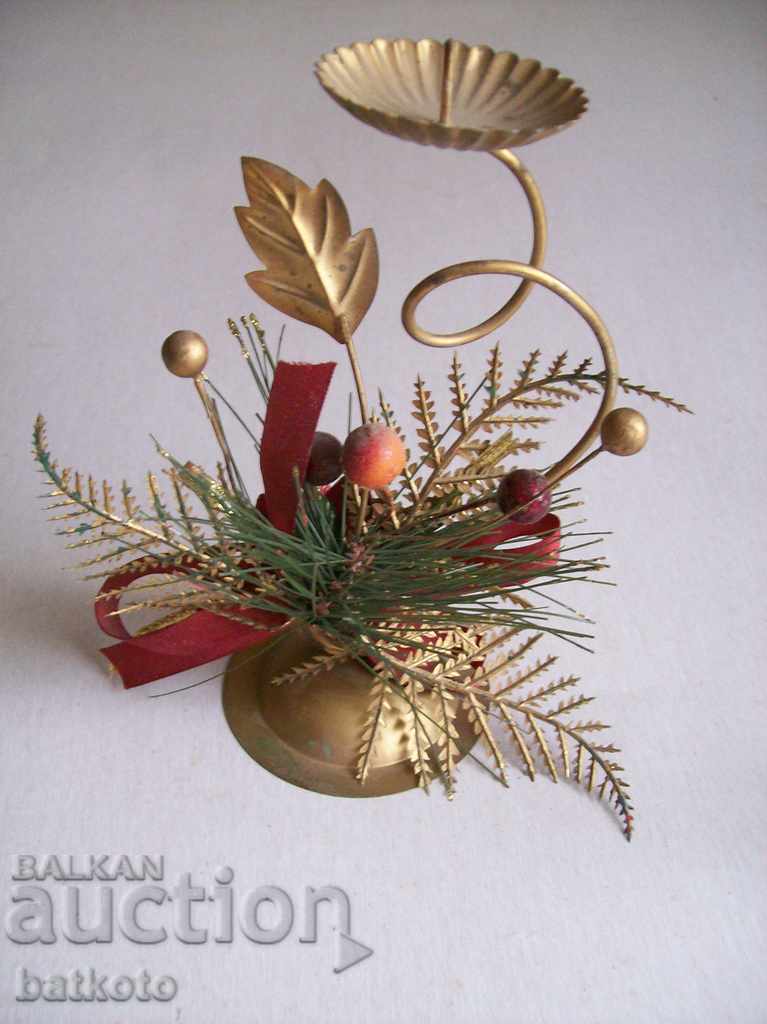 Παλιό όμορφο κηροπήγιο