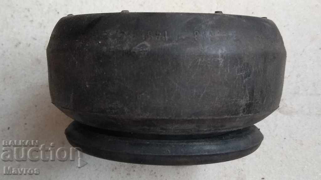 Delivery of Ford Orion 1.4 Ghia 1986 - muffler pads and shock absorber Delivery of Ford Orion 1.4 Ghia 1986 - muffler pads and shock absorber