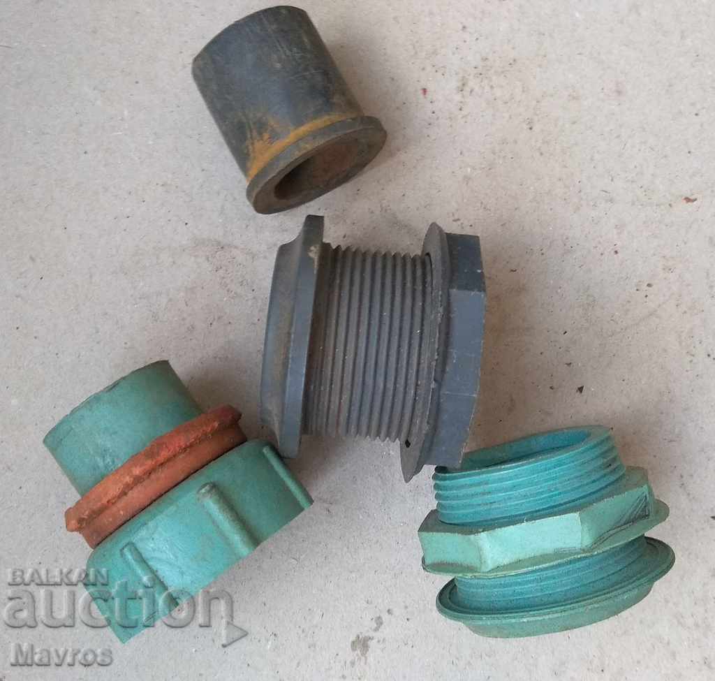 Auction For retro cast iron WC cistern - lead pipe + plastic. parts Auction For retro cast iron WC cistern - lead pipe + plastic. parts