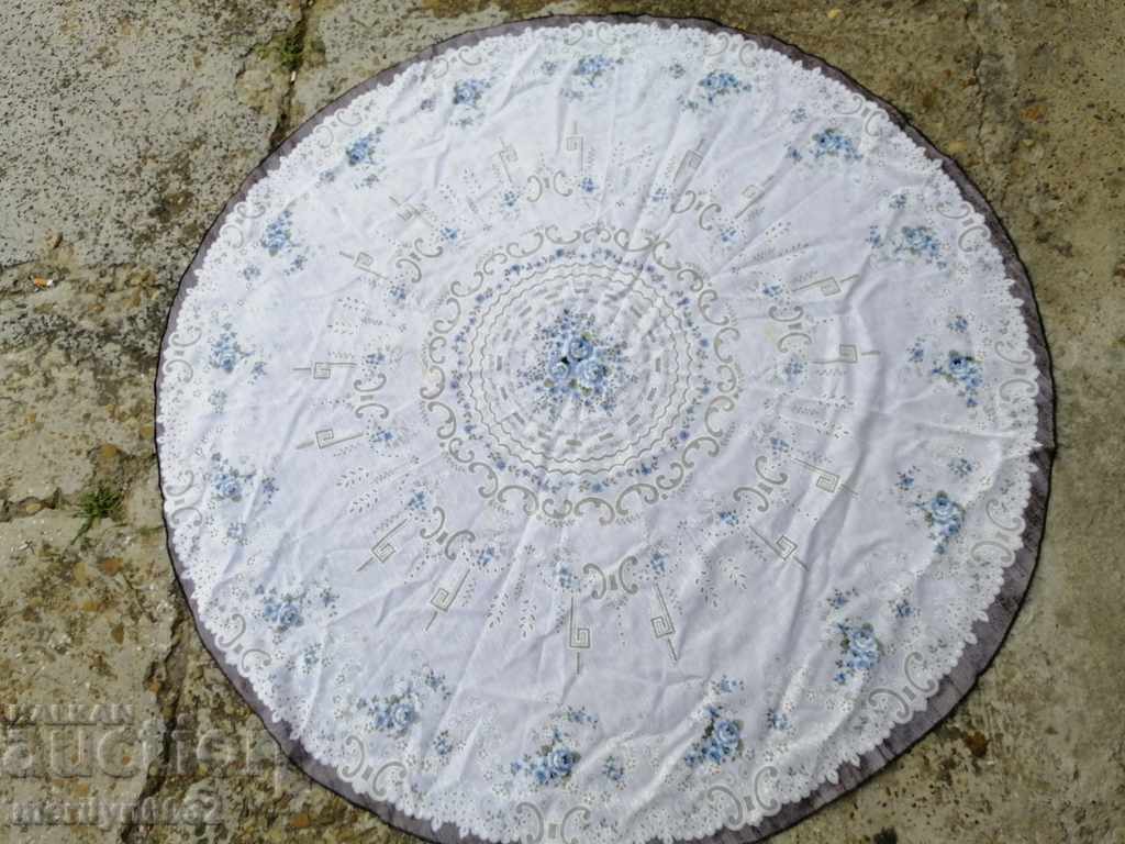 Delivery of Old tablecloth, doily, checkered, towel