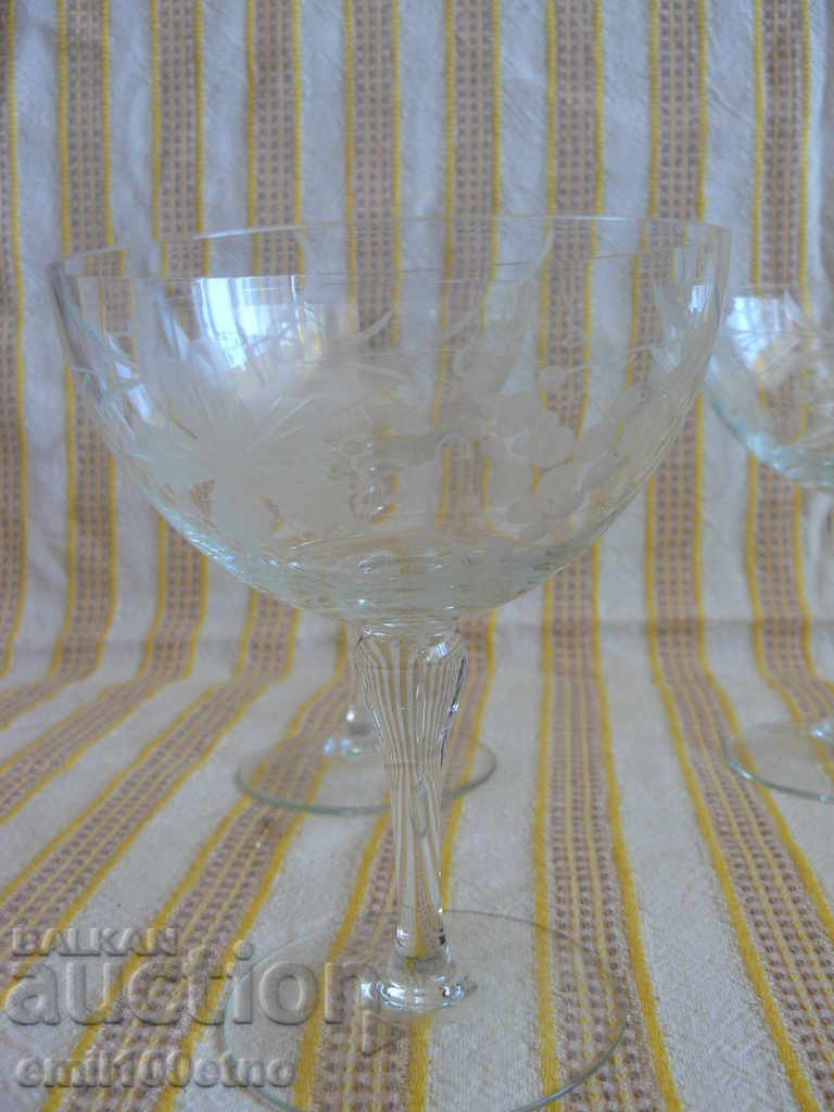 Auction Set of 6 cocktail glasses engraved glass Auction Set of 6 cocktail glasses engraved glass