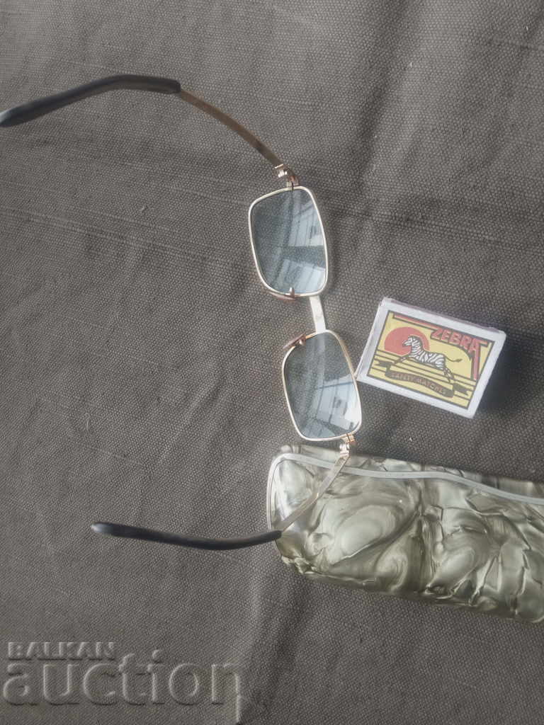 Livrarea pahare aurite cu cutie Livrarea pahare aurite cu cutie