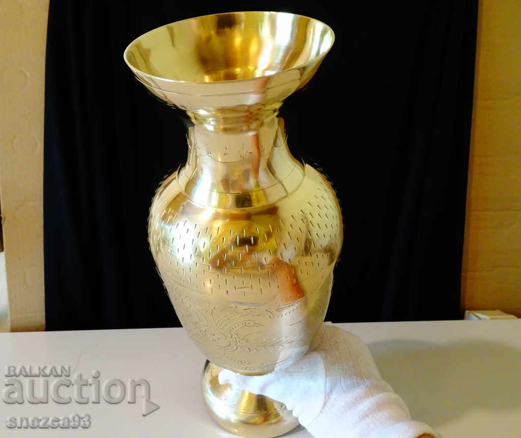 Magnificent British bronze vase 30 cm. - 7 Magnificent British bronze vase 30 cm. - 7