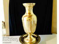 Magnificent British bronze vase 30 cm.