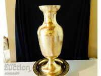 Magnificent British bronze vase 30 cm.