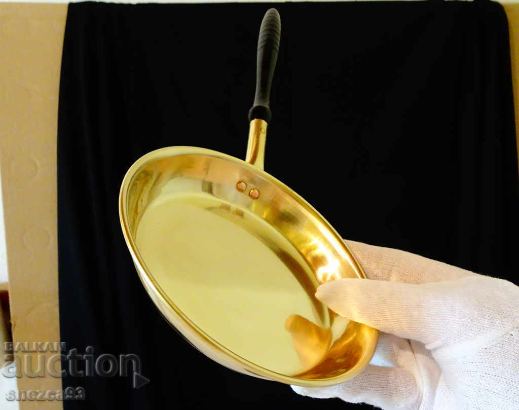 Auction German bronze pancake pan Auction German bronze pancake pan