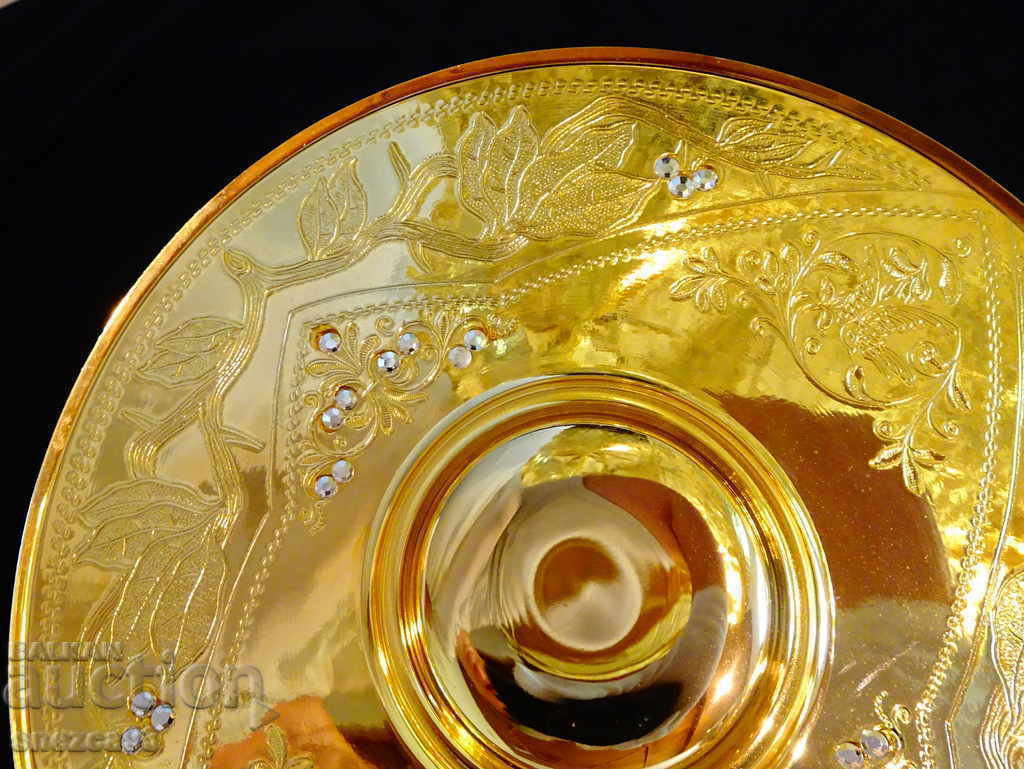 Auction English fruit bowl 24k Gold, precious stones. Auction English fruit bowl 24k Gold, precious stones.