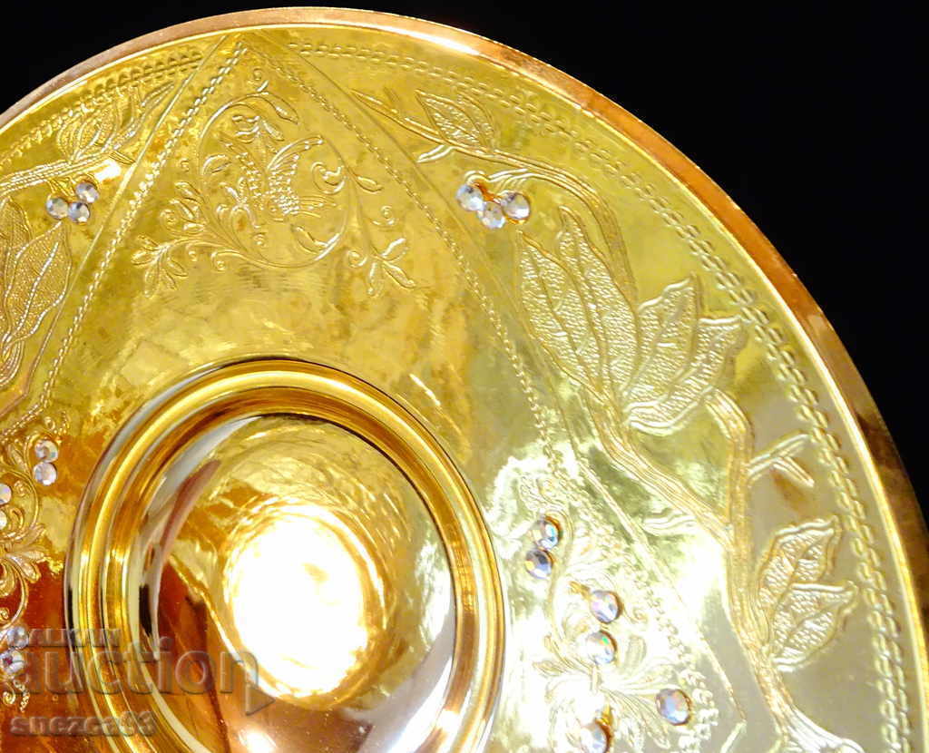 Delivery of English fruit bowl 24k Gold, precious stones. Delivery of English fruit bowl 24k Gold, precious stones.