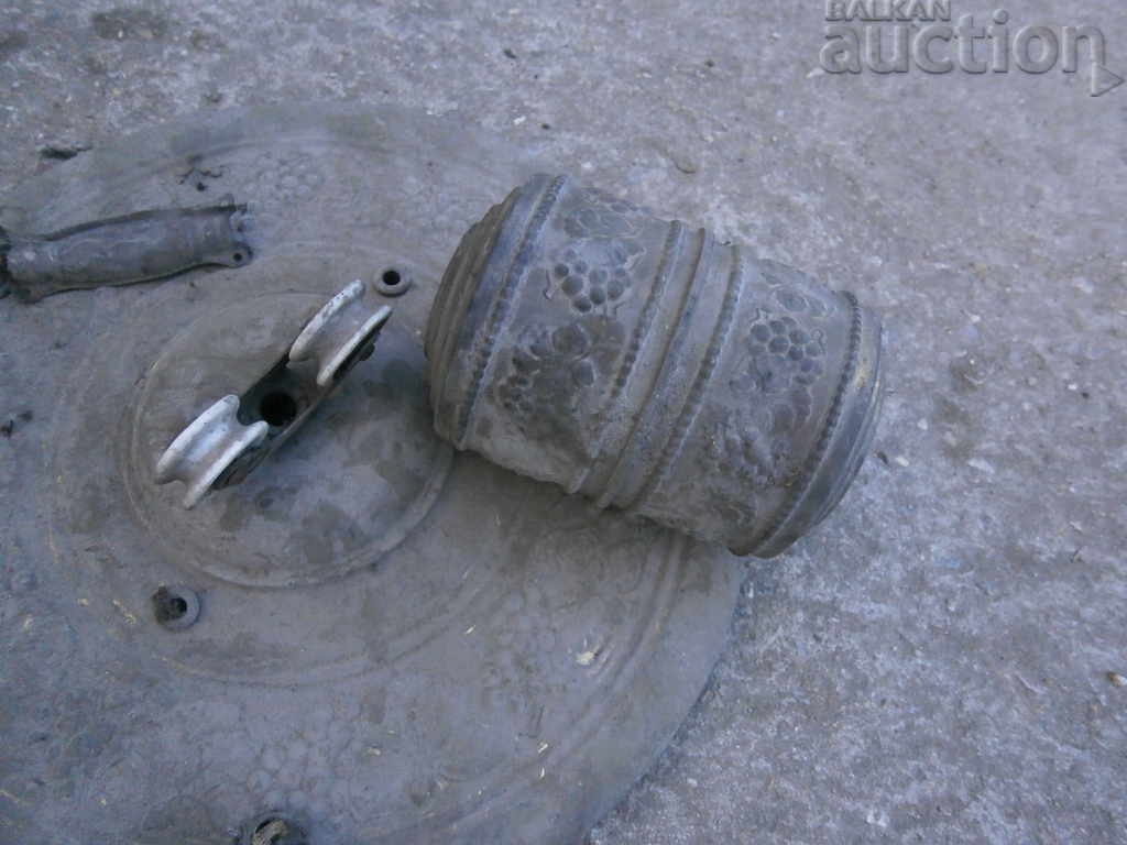 Παλιός πολυέλαιος από σκιά φωτιστικού στις αρχές του 20ου αιώνα με τιμή 75.00 BGN | € 38.35 Παλιός πολυέλαιος από σκιά φωτιστικού στις αρχές του 20ου αιώνα με τιμή 75.00 BGN | € 38.35