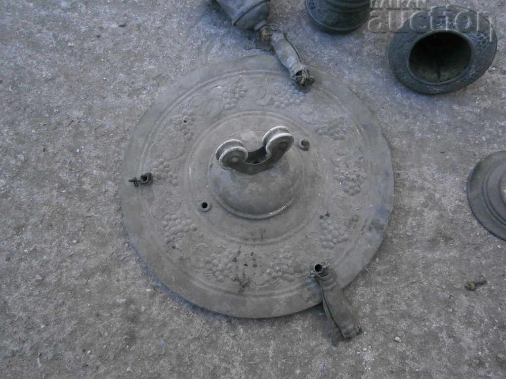 Δημοπρασία Παλιός πολυέλαιος από σκιά φωτιστικού στις αρχές του 20ου αιώνα Δημοπρασία Παλιός πολυέλαιος από σκιά φωτιστικού στις αρχές του 20ου αιώνα