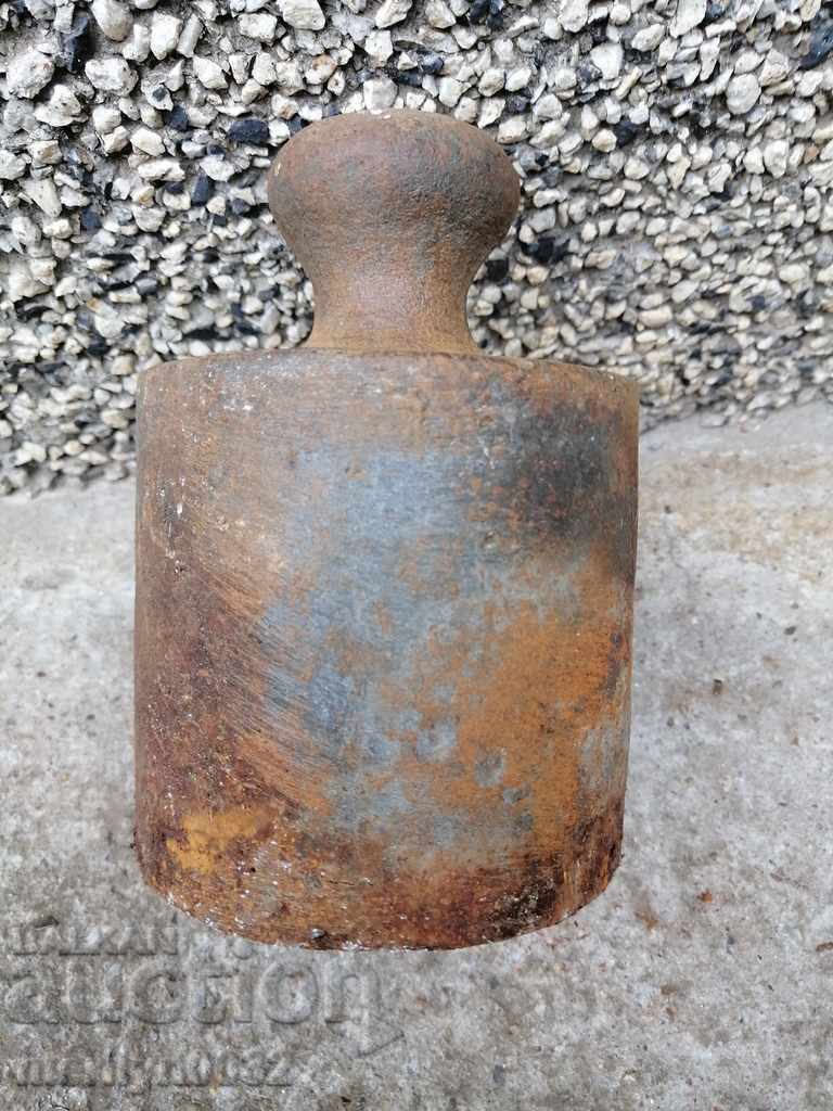 Auction Old weighing scale, exaggeration, kilogram control weight Auction Old weighing scale, exaggeration, kilogram control weight